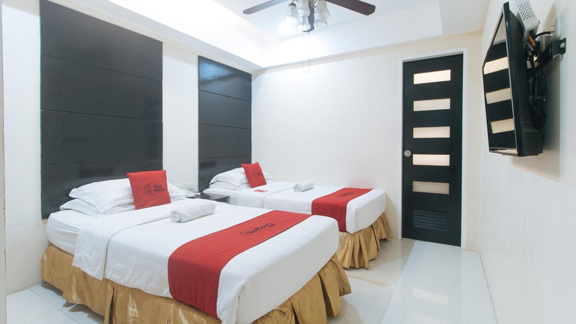 Reddoorz At Grand Apartelle Hernan Cortes 세부 외부 사진